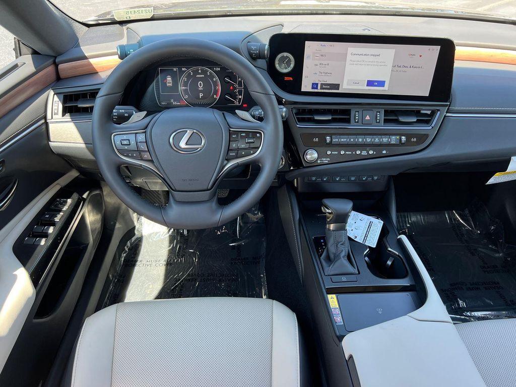 new 2025 Lexus ES 350 car, priced at $50,679