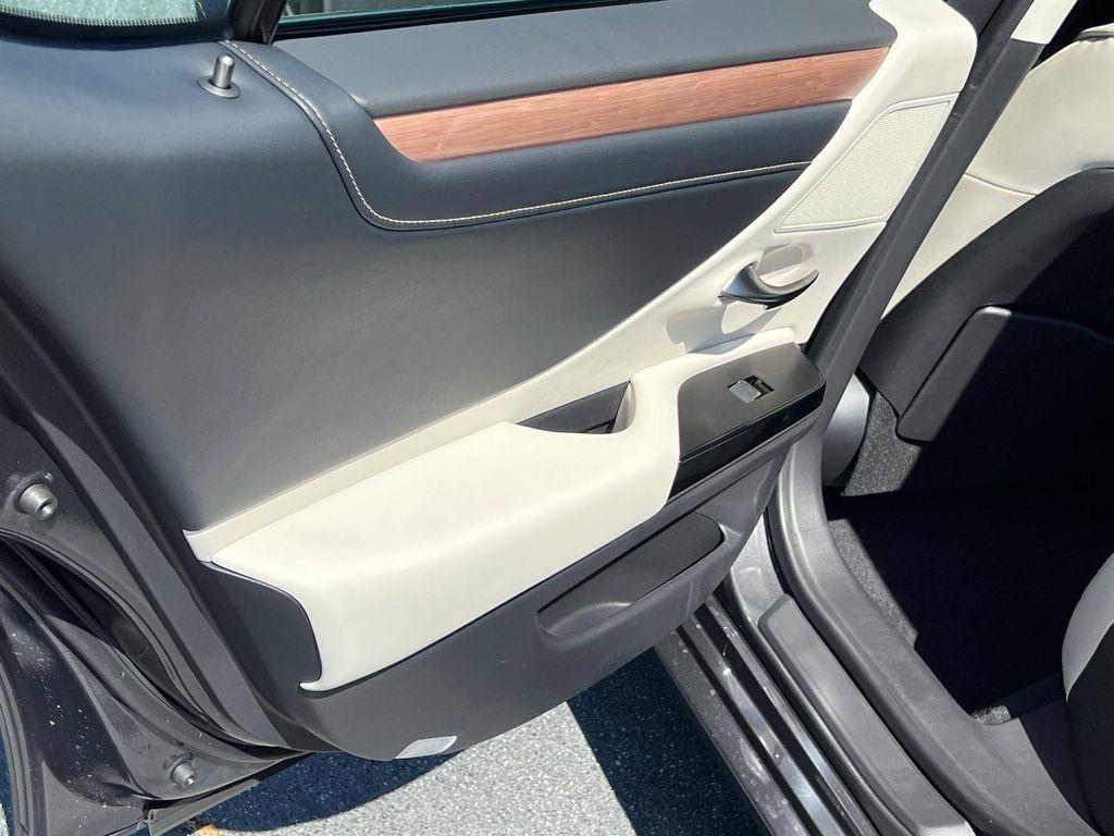new 2025 Lexus ES 350 car, priced at $50,679