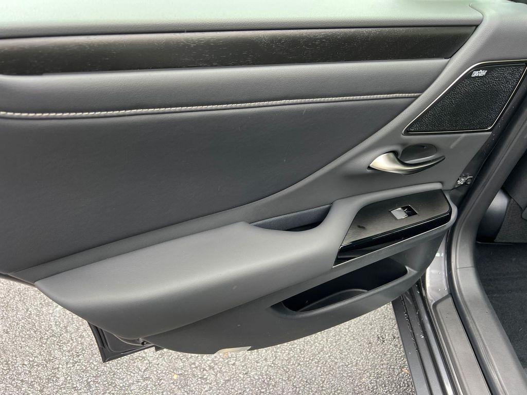 new 2025 Lexus ES 350 car, priced at $53,204