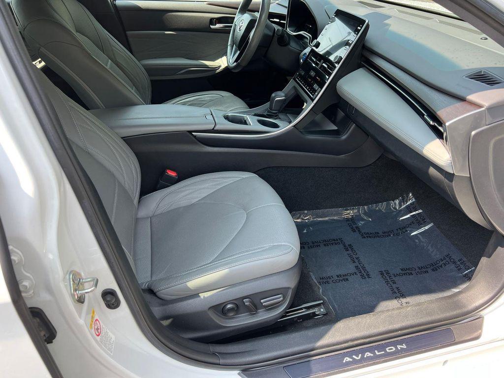 used 2019 Toyota Avalon Hybrid car, priced at $25,790