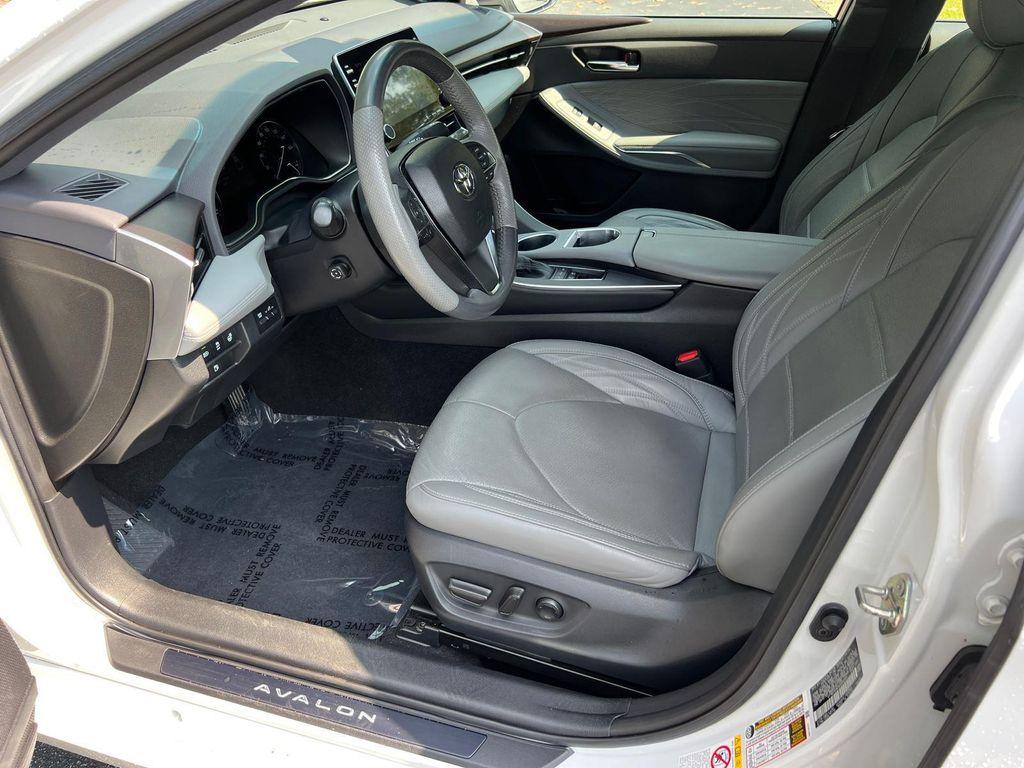 used 2019 Toyota Avalon Hybrid car, priced at $25,790