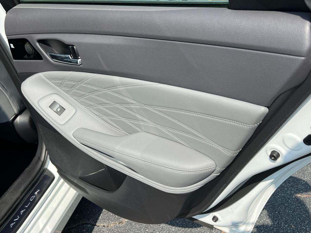 used 2019 Toyota Avalon Hybrid car, priced at $25,790