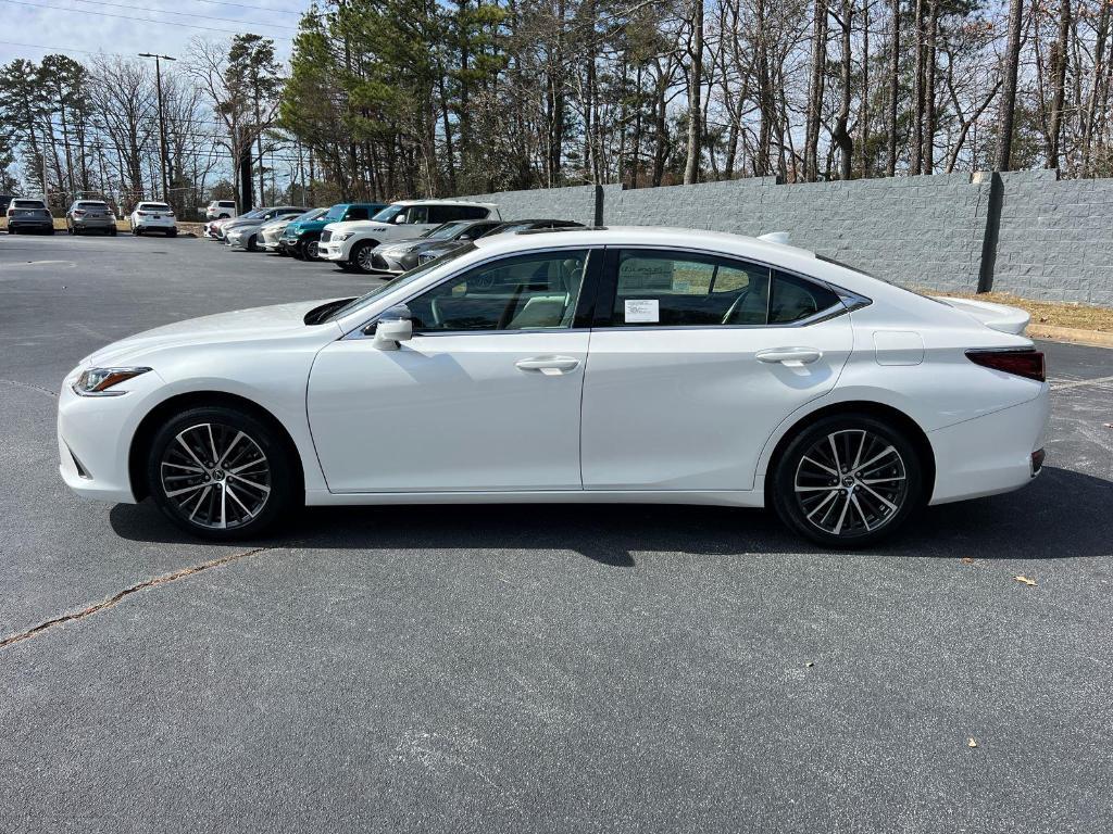 new 2025 Lexus ES 300h car, priced at $51,194