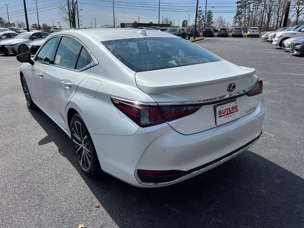 new 2025 Lexus ES 300h car, priced at $51,194