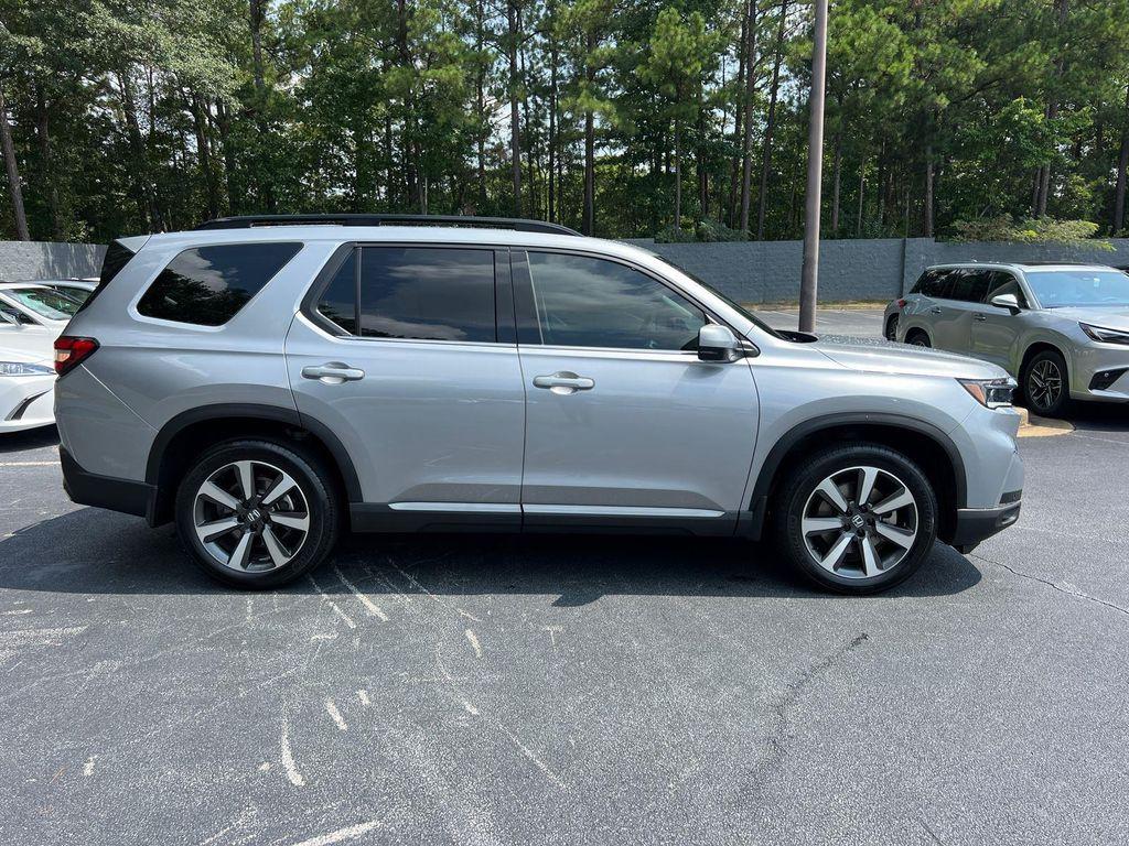 used 2025 Honda Pilot car, priced at $42,990