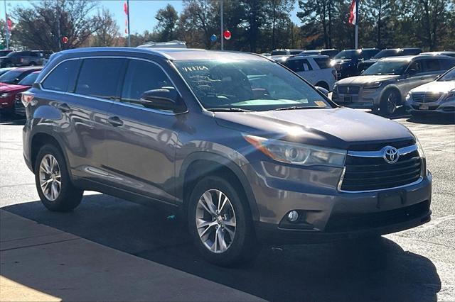 used 2015 Toyota Highlander car, priced at $17,841