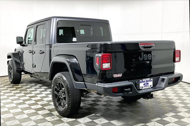 used 2022 Jeep Gladiator car, priced at $30,991