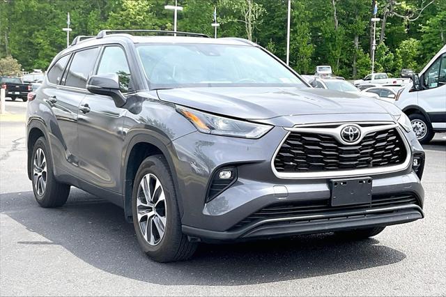 used 2022 Toyota Highlander car, priced at $37,991