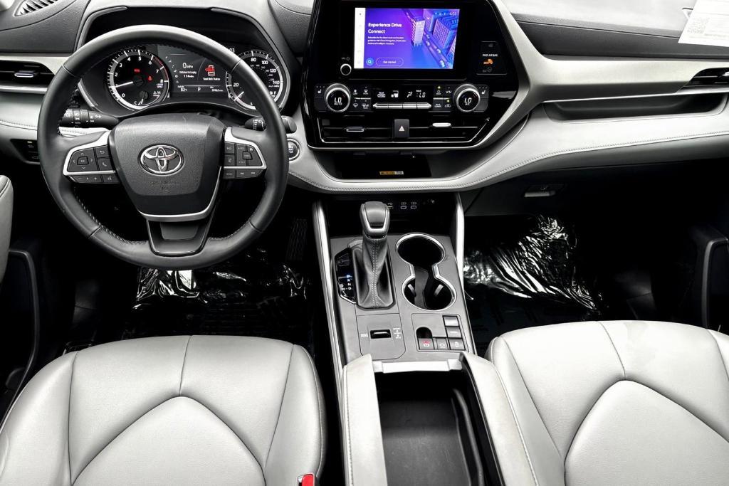used 2023 Toyota Highlander car, priced at $37,977