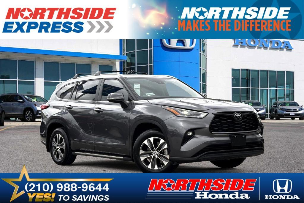 used 2023 Toyota Highlander car, priced at $37,977