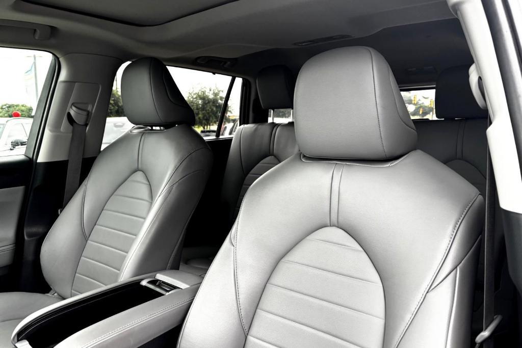 used 2023 Toyota Highlander car, priced at $37,977