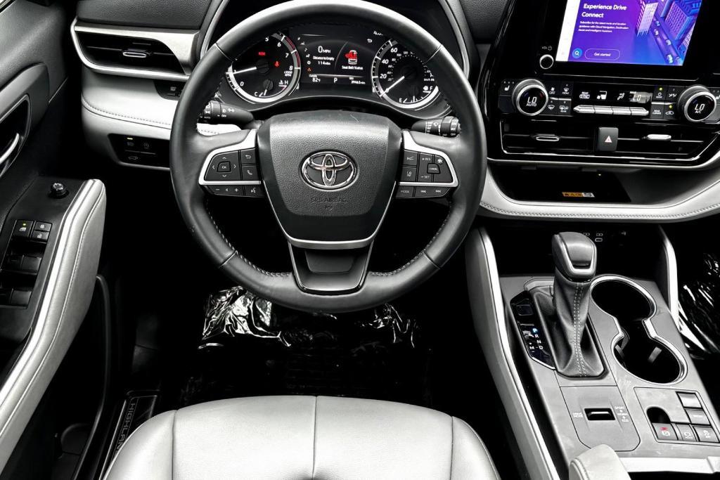 used 2023 Toyota Highlander car, priced at $37,977