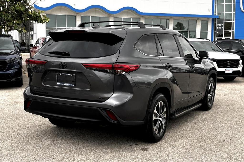 used 2023 Toyota Highlander car, priced at $37,977