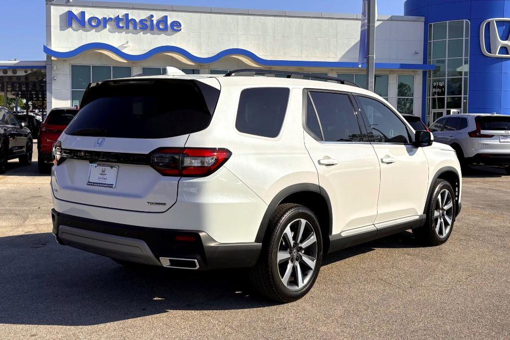used 2025 Honda Pilot car, priced at $46,977