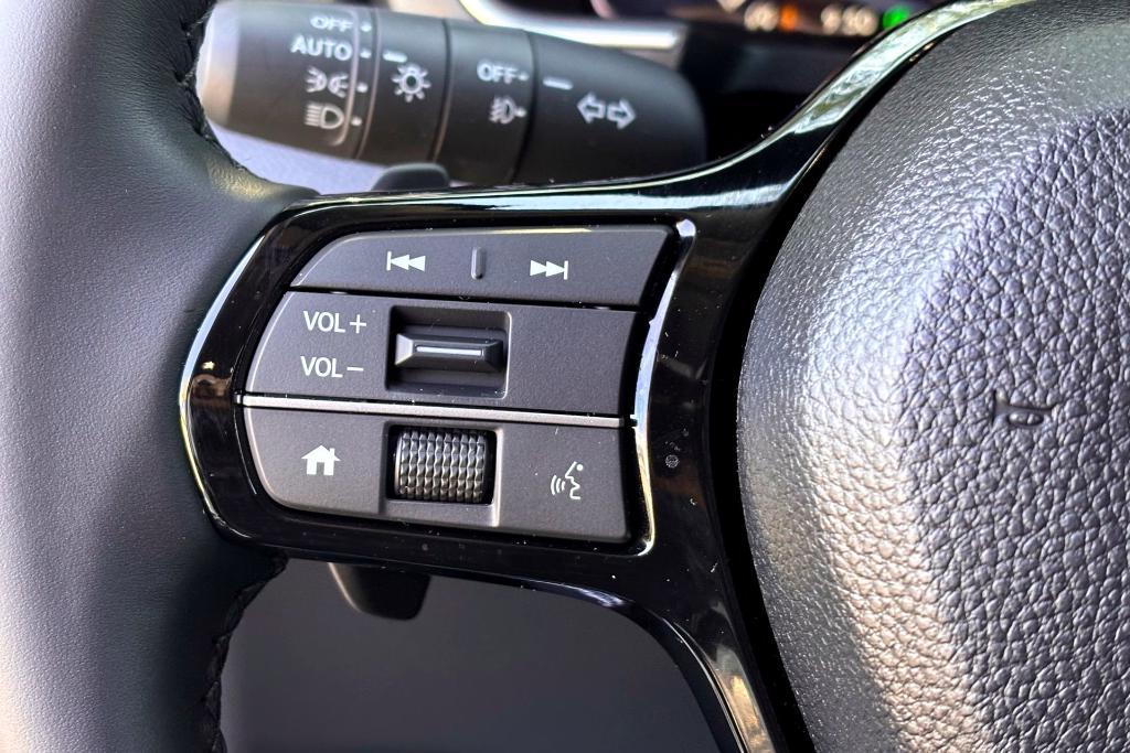 used 2025 Honda Pilot car, priced at $46,977