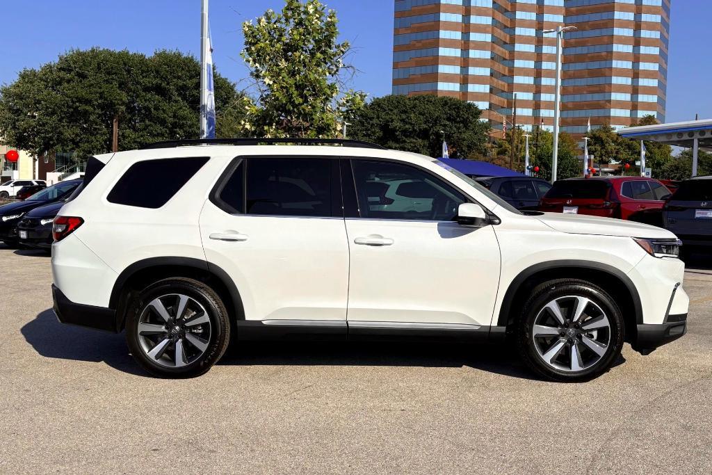 used 2025 Honda Pilot car, priced at $46,977