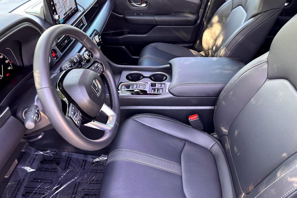 used 2025 Honda Pilot car, priced at $46,977
