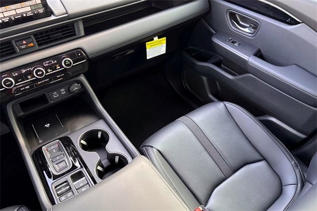 new 2025 Honda Pilot car, priced at $47,550