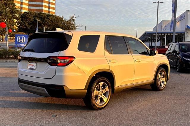 new 2025 Honda Pilot car, priced at $48,280
