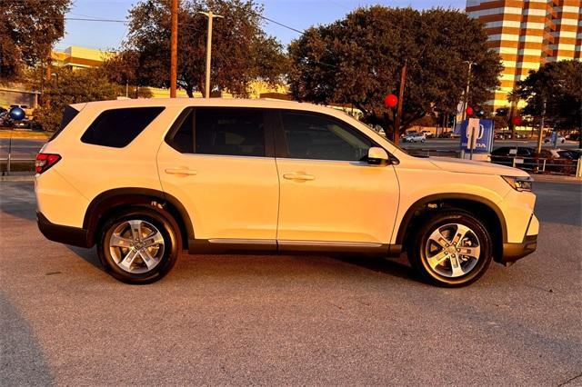 new 2025 Honda Pilot car, priced at $48,280