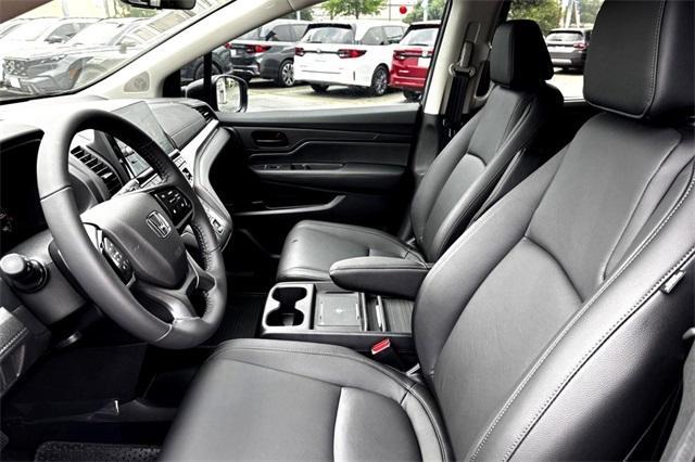 new 2025 Honda Odyssey car, priced at $43,670