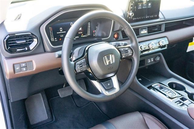 new 2025 Honda Pilot car, priced at $54,630