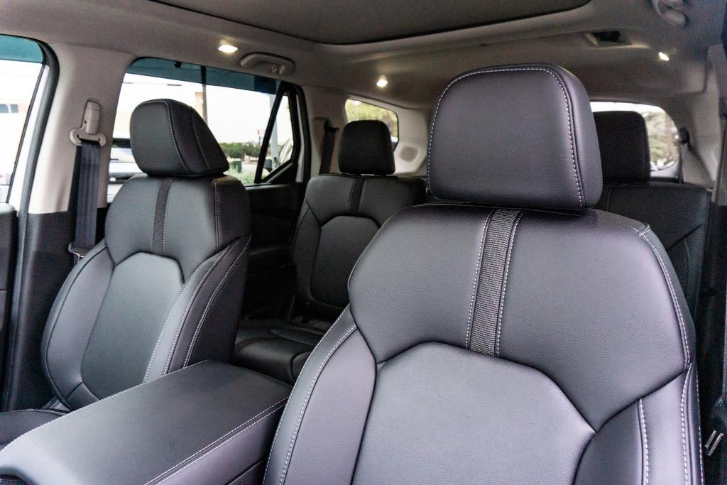 used 2025 Honda Pilot car, priced at $47,995