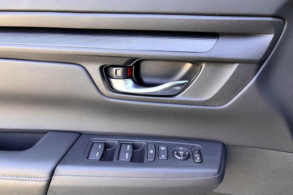 used 2025 Honda CR-V car, priced at $36,977