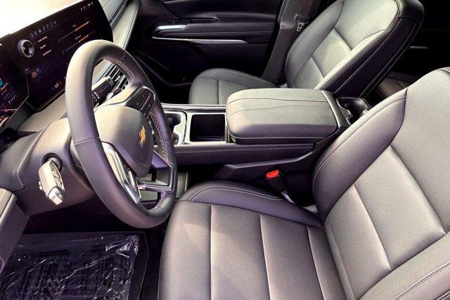 used 2025 Chevrolet Traverse car, priced at $42,977