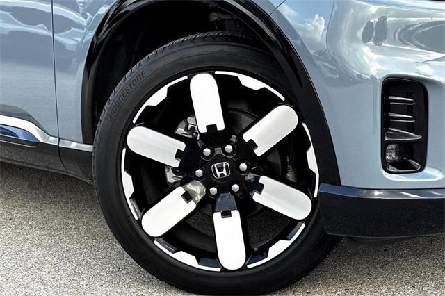 new 2025 Honda Prologue car, priced at $59,805