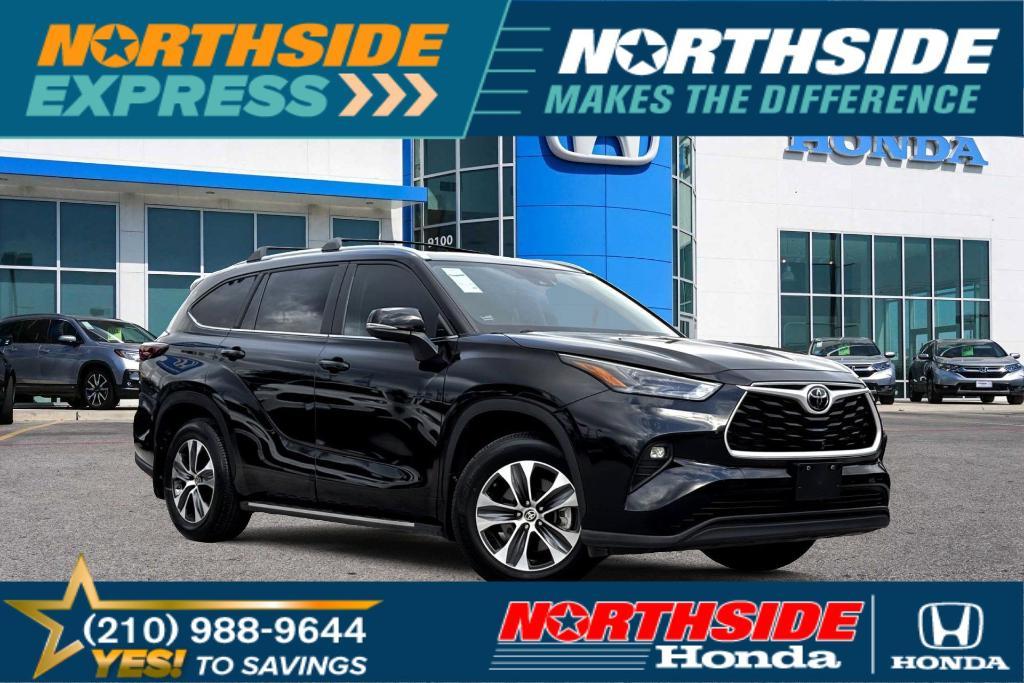 used 2024 Toyota Highlander car, priced at $39,977