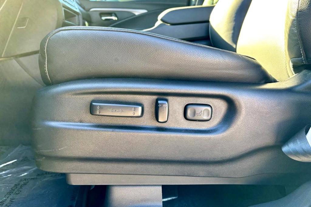 used 2025 Honda Ridgeline car, priced at $43,895