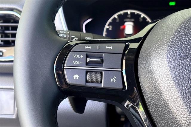 new 2025 Honda Pilot car, priced at $51,305