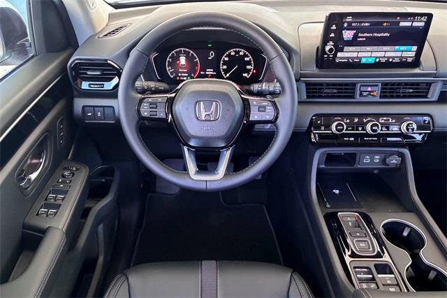 new 2025 Honda Pilot car, priced at $51,305