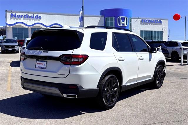 new 2025 Honda Pilot car, priced at $51,305