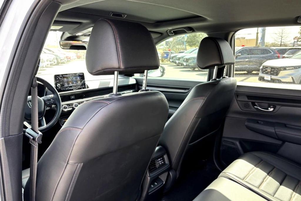 used 2025 Honda CR-V Hybrid car, priced at $36,995