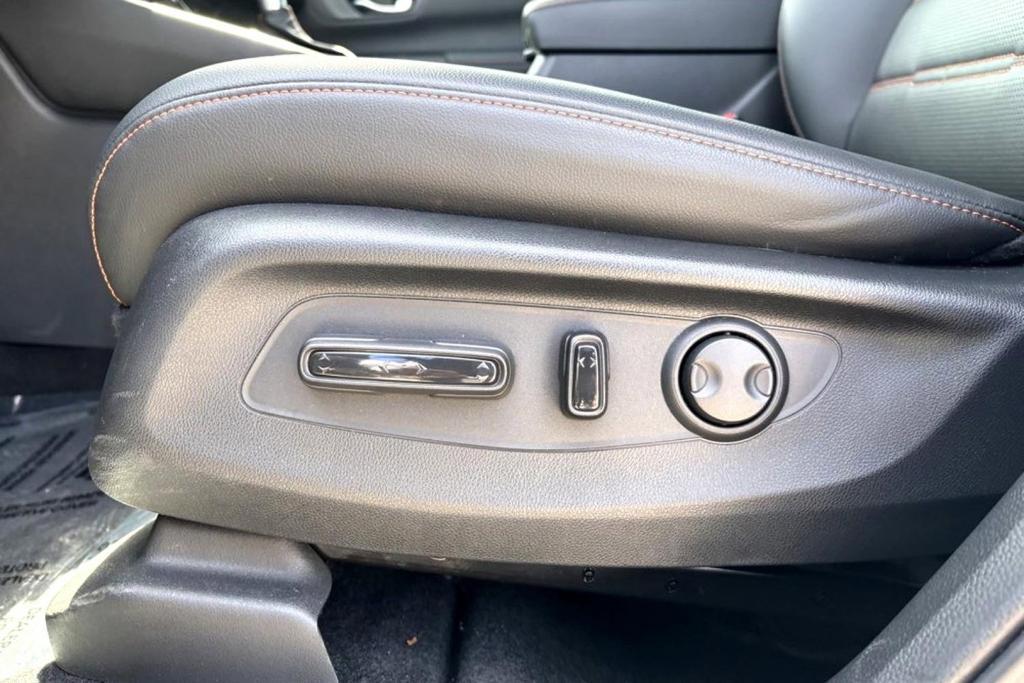 used 2025 Honda CR-V Hybrid car, priced at $36,995