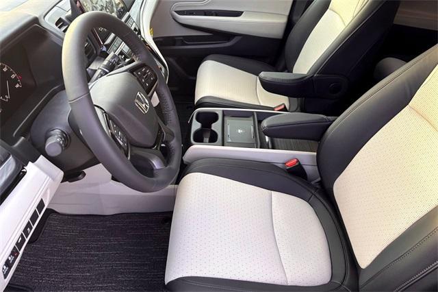 new 2026 Honda Odyssey car, priced at $54,335