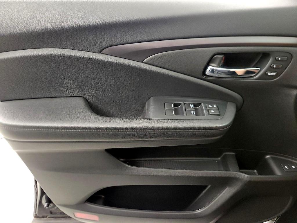 used 2022 Honda Pilot car, priced at $30,998