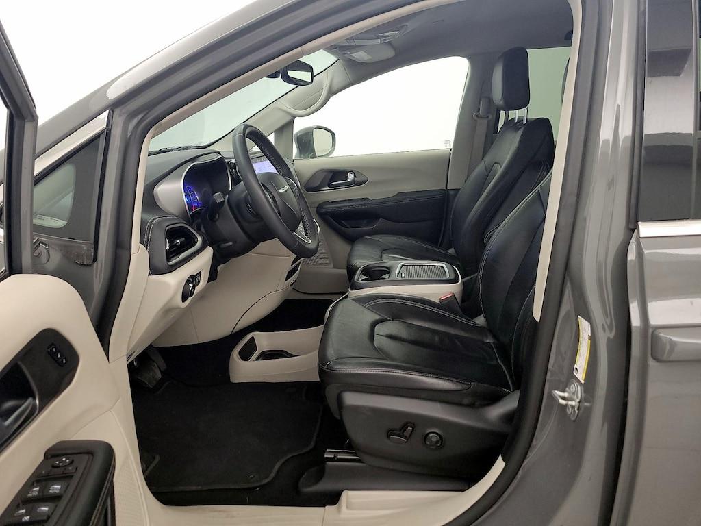 used 2022 Chrysler Pacifica Hybrid car, priced at $27,998
