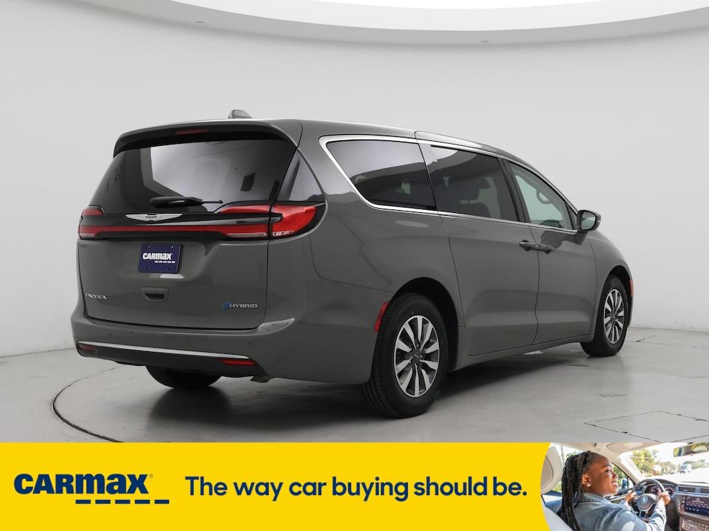 used 2022 Chrysler Pacifica Hybrid car, priced at $27,998