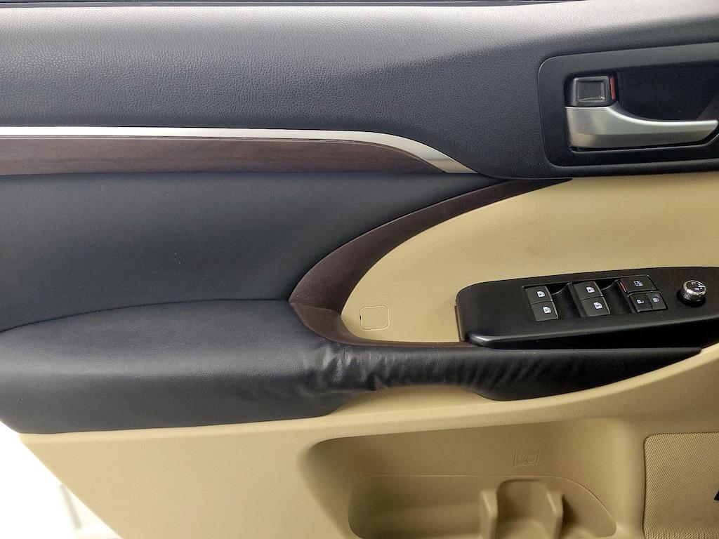 used 2015 Toyota Highlander car, priced at $21,998