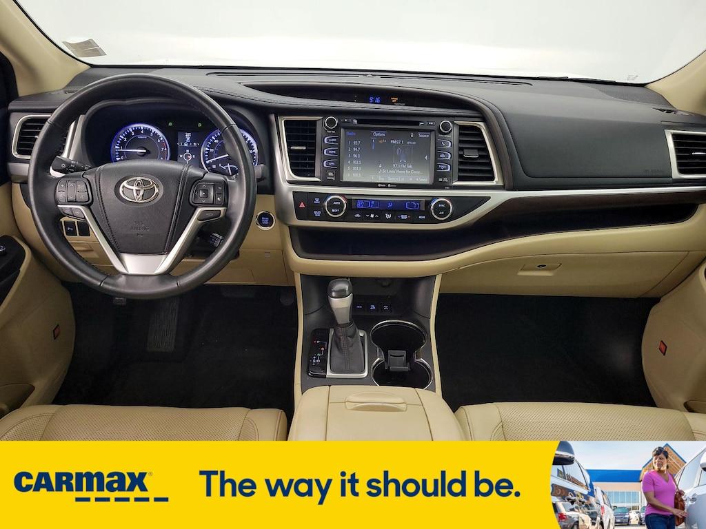 used 2015 Toyota Highlander car, priced at $21,998
