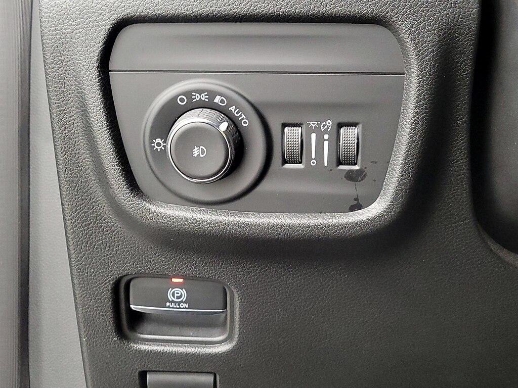 used 2022 Jeep Grand Cherokee car, priced at $33,998