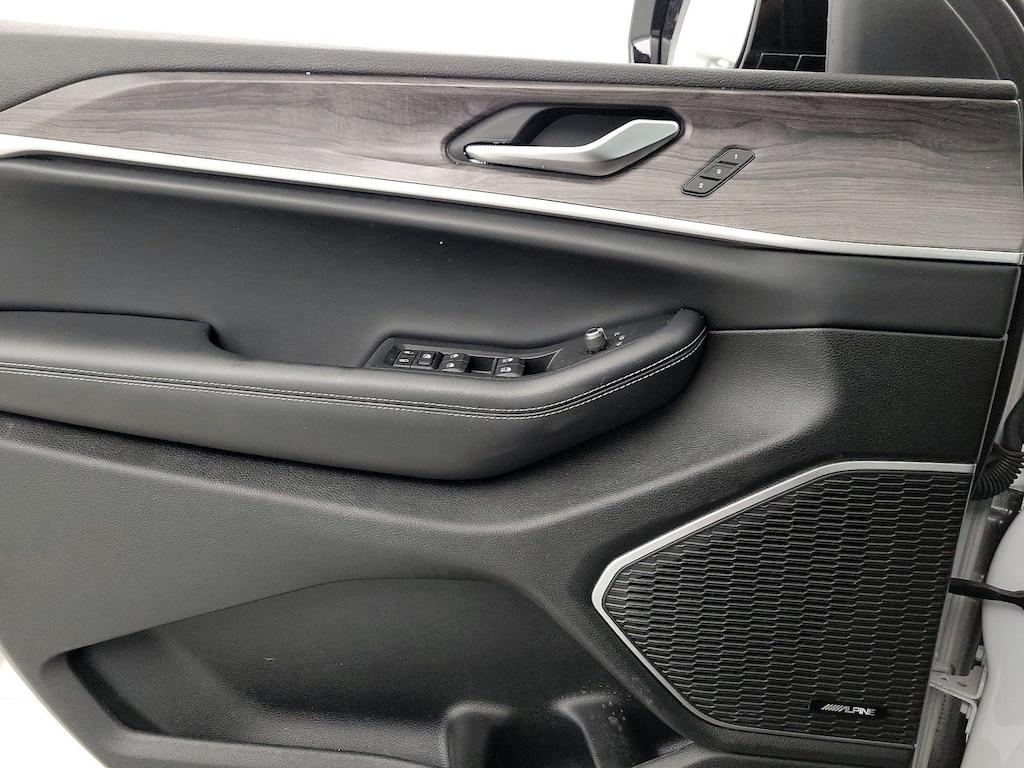 used 2022 Jeep Grand Cherokee car, priced at $33,998