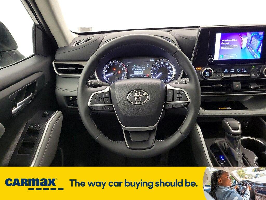 used 2024 Toyota Highlander car, priced at $44,998