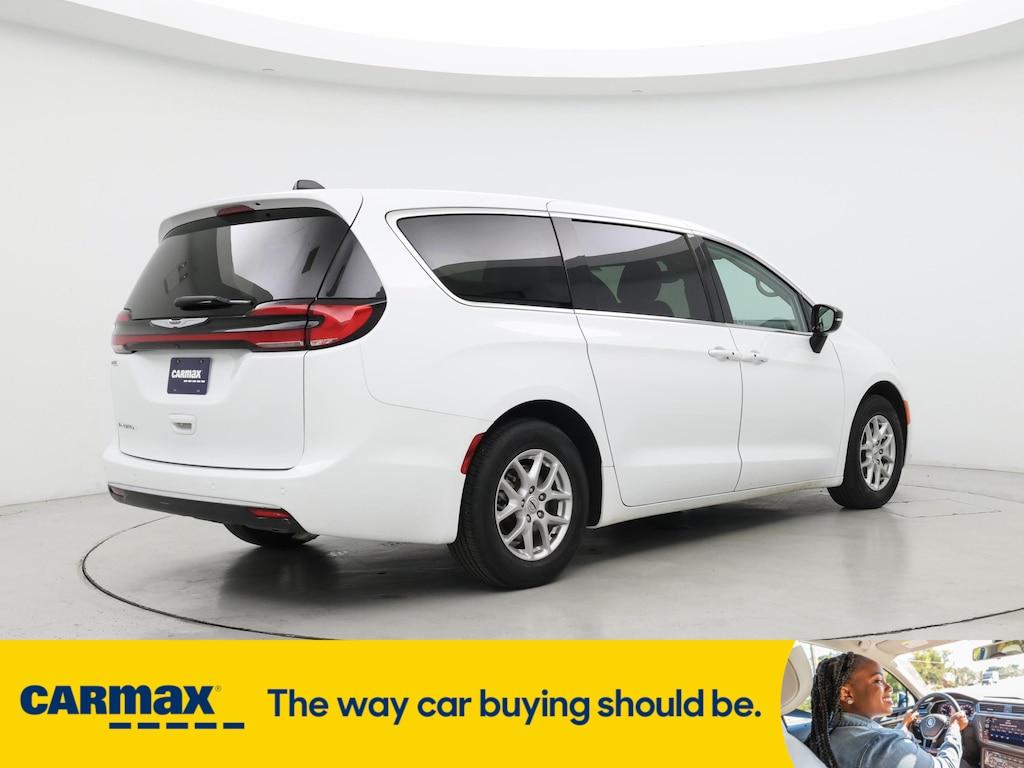 used 2024 Chrysler Pacifica car, priced at $35,998