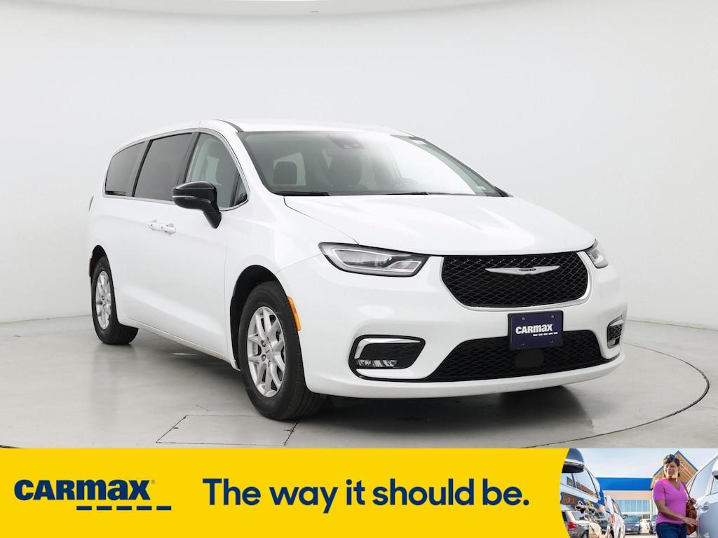 used 2024 Chrysler Pacifica car, priced at $35,998