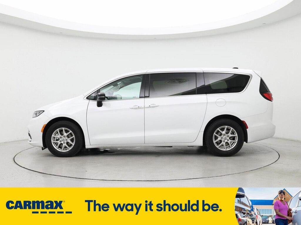 used 2024 Chrysler Pacifica car, priced at $35,998