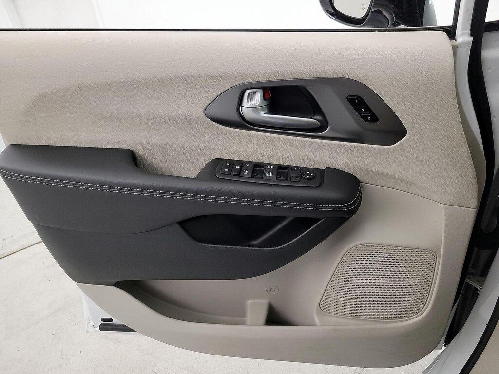 used 2024 Chrysler Pacifica car, priced at $35,998